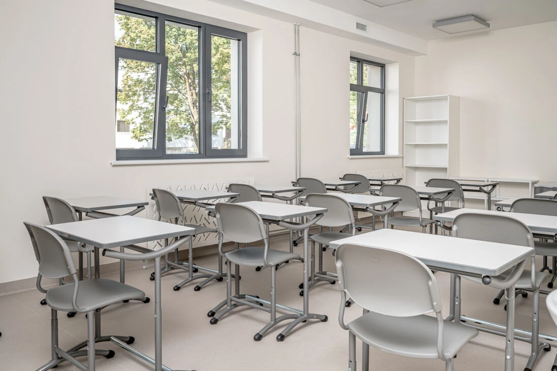 BEN_6815-1-1096x729 Prima 1130 skolēnu galds ar fiksētu virsmu - Image 8