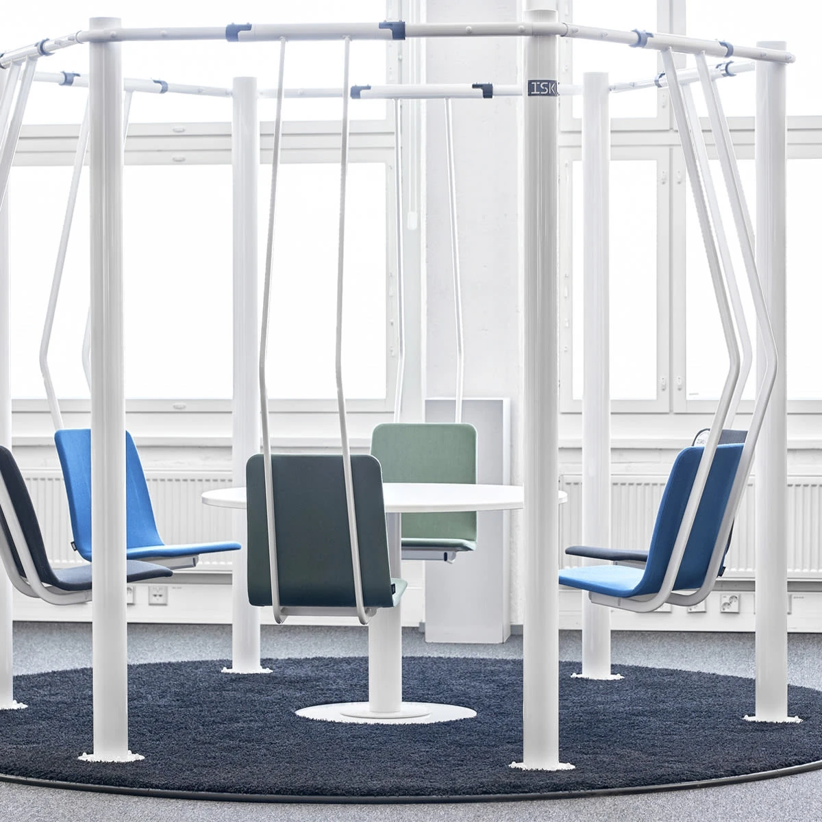 Hangaround - Image 4