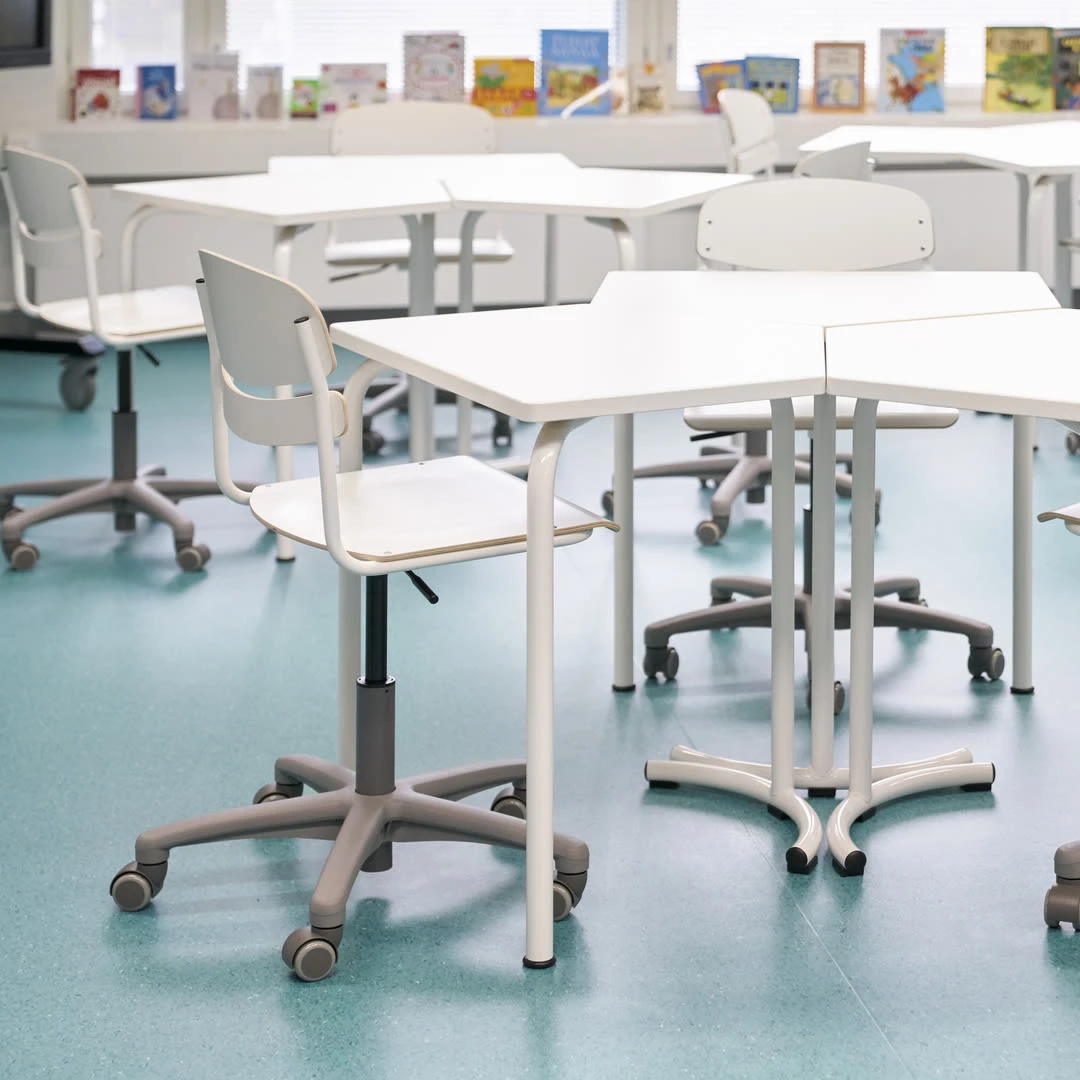 Nepenm__en_koulu_171018_85_1080x1080 Prima saplākšņa krēsls ar riteņiem - Image 4